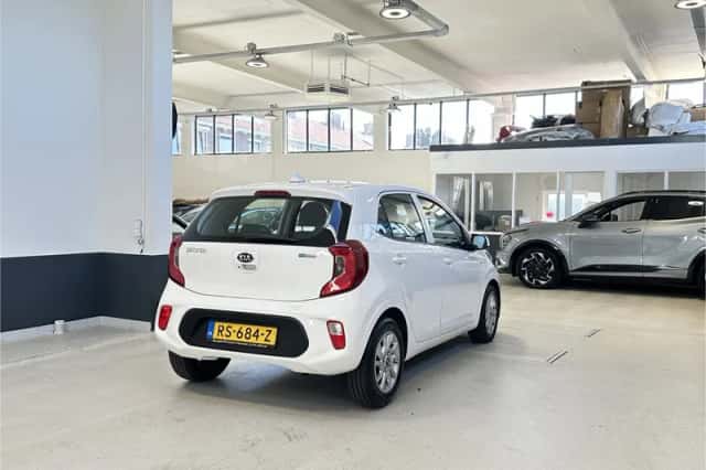 Kia Picanto (2018) thumbnail 5
