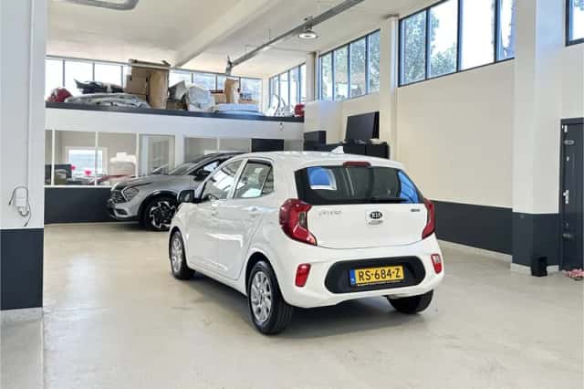 Kia Picanto (2018) thumbnail 6