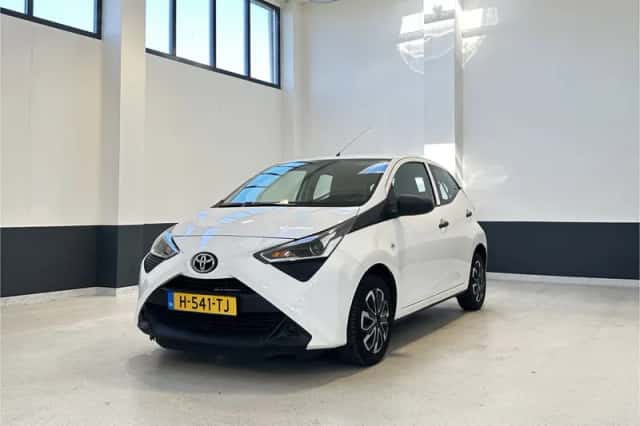 Toyota Aygo (2020) thumbnail 2
