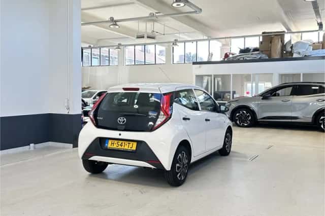 Toyota Aygo (2020) thumbnail 5