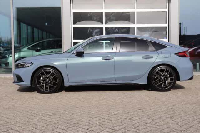 Honda Civic (2024) thumbnail 2
