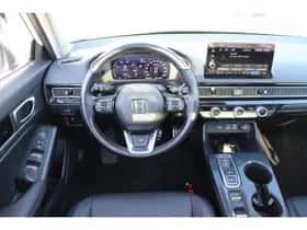Honda Civic (2022) thumbnail 3