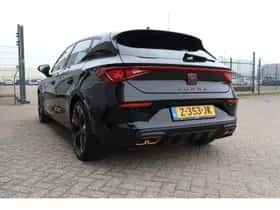 CUPRA Leon (2024) thumbnail 5