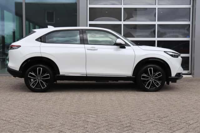Honda HR-V (2022) thumbnail 3
