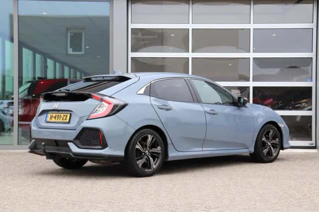 Honda Civic (2020) thumbnail 2