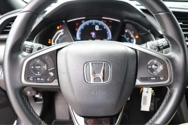 Honda Civic (2020) thumbnail 3
