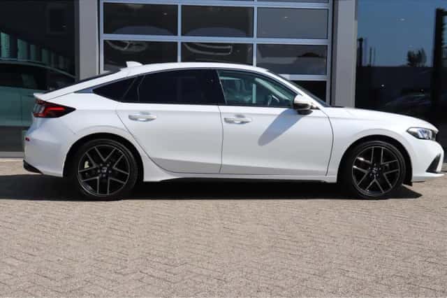 Honda Civic (2025) thumbnail 3