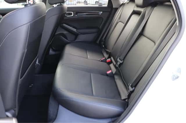 Honda Civic (2022) thumbnail 5