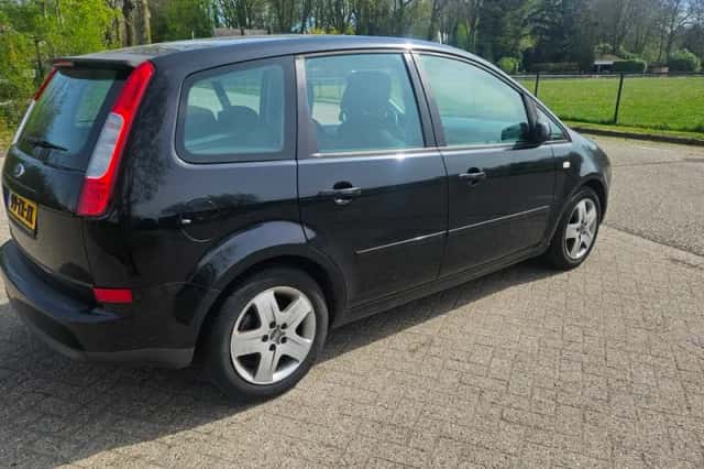 Ford Focus (2007) thumbnail 3