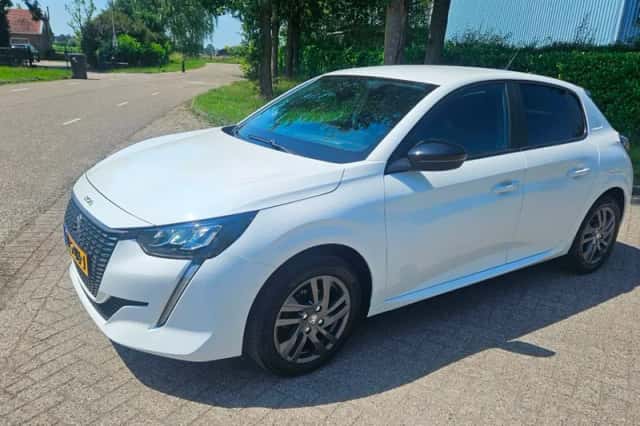 Peugeot 208 (2022) thumbnail 2