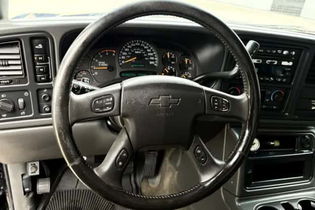 Chevrolet Silverado (2003) thumbnail 3