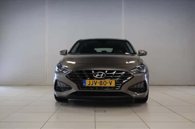 Hyundai i30 (2022) thumbnail 3