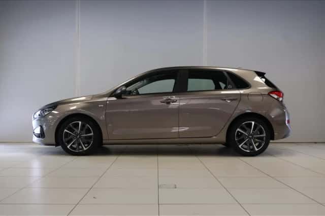 Hyundai i30 (2022) thumbnail 4