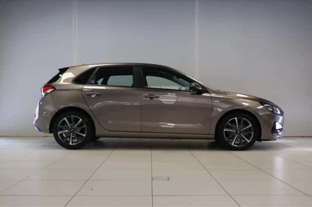 Hyundai i30 (2022) thumbnail 5