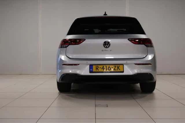 Volkswagen Golf (2023) thumbnail 6