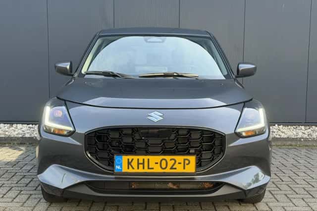 Suzuki Swift (2025) thumbnail 3
