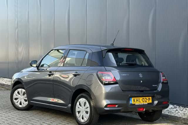 Suzuki Swift (2025) thumbnail 5