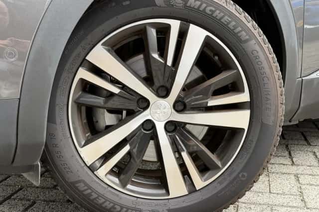 Peugeot 3008 (2023) thumbnail 2