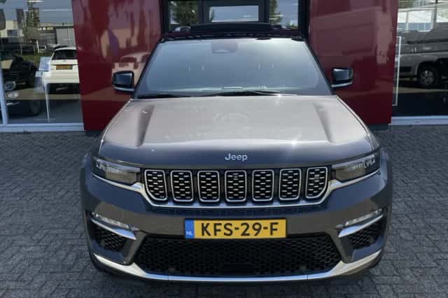 Jeep Grand Cherokee (2024) thumbnail 2
