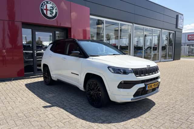 Jeep Compass (2022) thumbnail 3