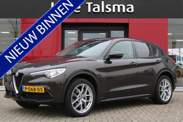 Alfa Romeo Stelvio (2019) thumbnail 1