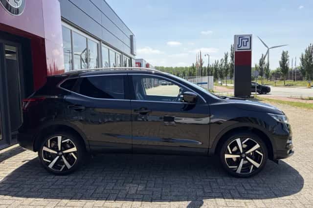 Nissan Qashqai (2021) thumbnail 5