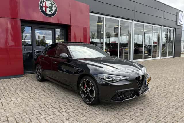 Alfa Romeo Giulia (2024) thumbnail 5
