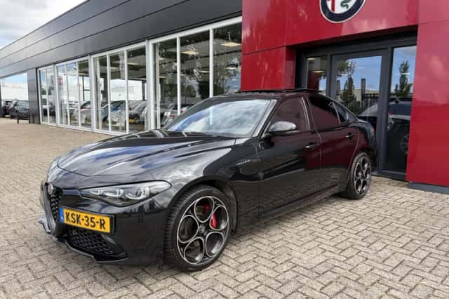 Alfa Romeo Giulia (2024) thumbnail 6