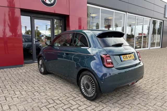 Fiat 500 (2023) thumbnail 4