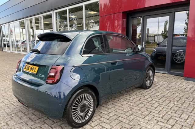 Fiat 500 (2023) thumbnail 5