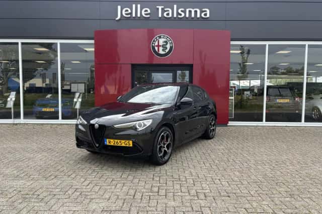 Alfa Romeo Stelvio (2022) thumbnail 2