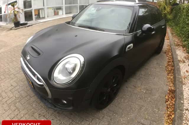 MINI Clubman (2015) thumbnail 4