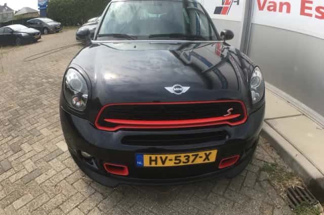 MINI Countryman (2016) thumbnail 2