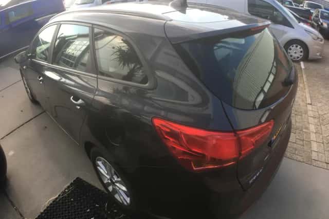 Kia Ceed (2017) thumbnail 4
