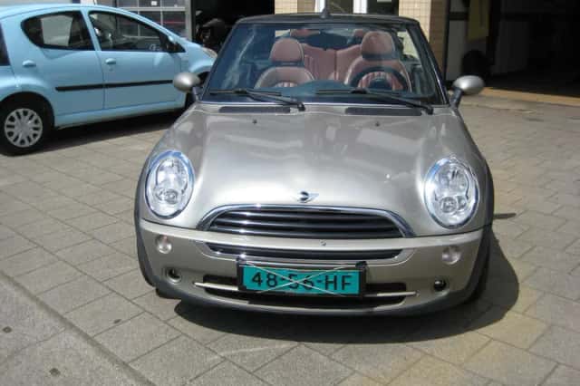MINI Cabrio (2008) thumbnail 2