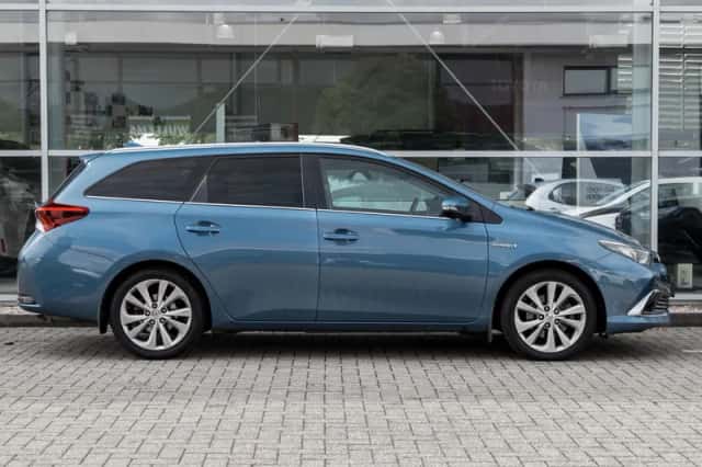 Toyota Auris (2018) thumbnail 3