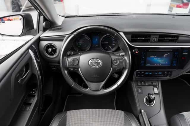 Toyota Auris (2018) thumbnail 4