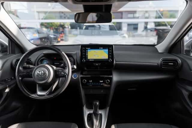 Toyota Yaris Cross (2023) thumbnail 4