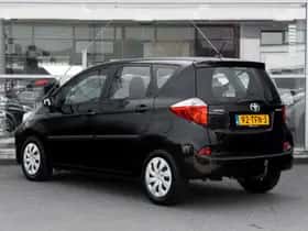 Toyota Verso-S (2012) thumbnail 8