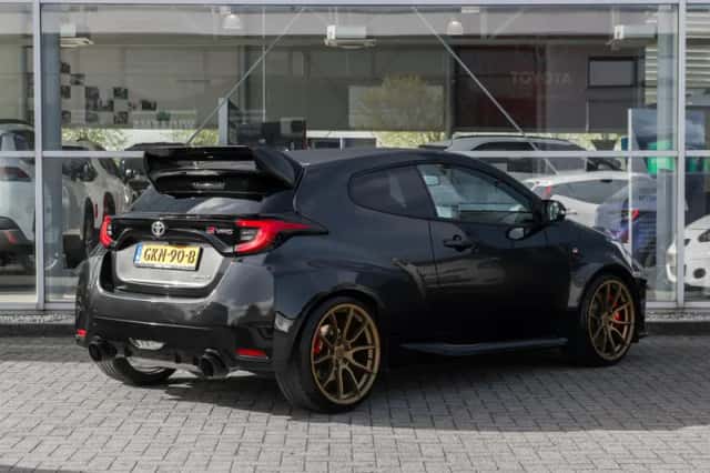 Toyota Yaris (2023) thumbnail 2