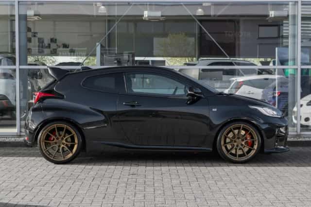 Toyota Yaris (2023) thumbnail 3