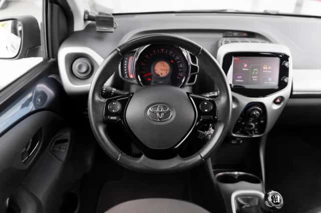 Toyota Aygo (2016) thumbnail 5