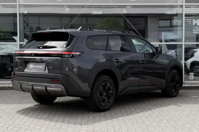 Toyota bZ4X (2026) thumbnail 2