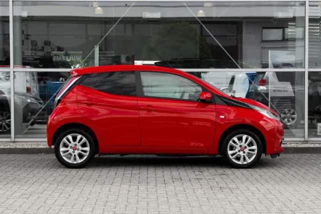 Toyota Aygo (2018) thumbnail 3