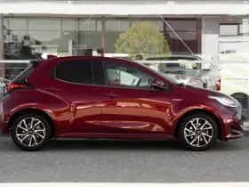 Toyota Yaris (2020) thumbnail 3
