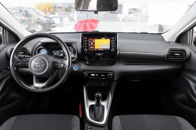 Toyota Yaris (2020) thumbnail 4