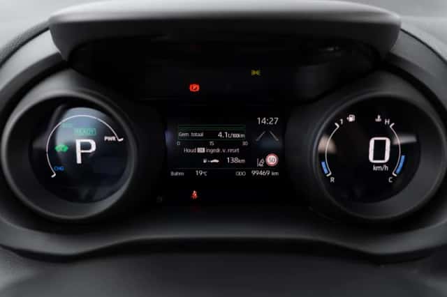Toyota Yaris (2020) thumbnail 6