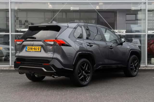 Toyota RAV4 (2024) thumbnail 2