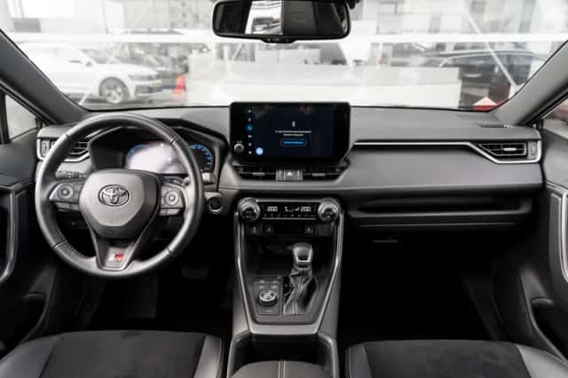 Toyota RAV4 (2024) thumbnail 4