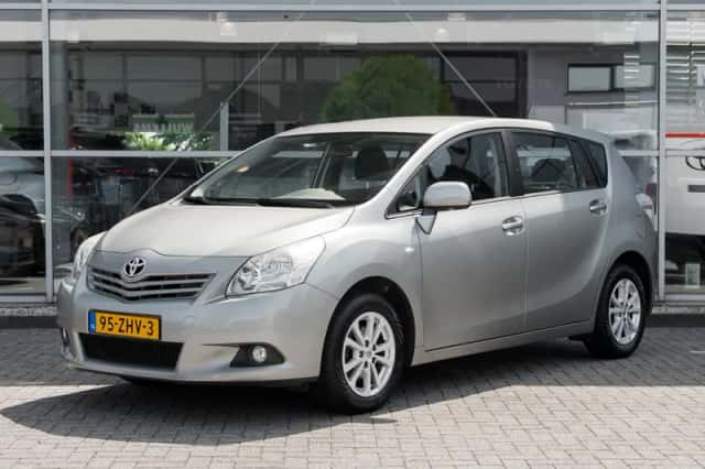 Toyota Verso (2012) thumbnail 1